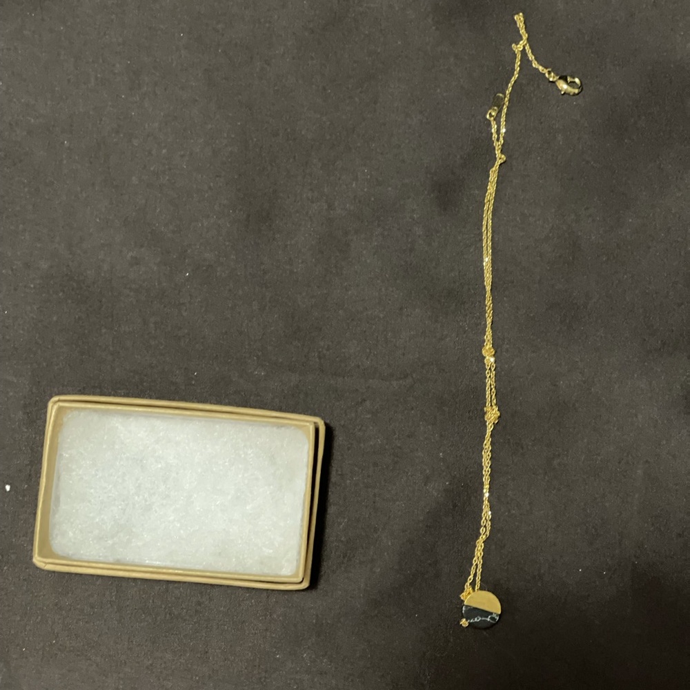 Simple pendant chain - Picture 2 of 3